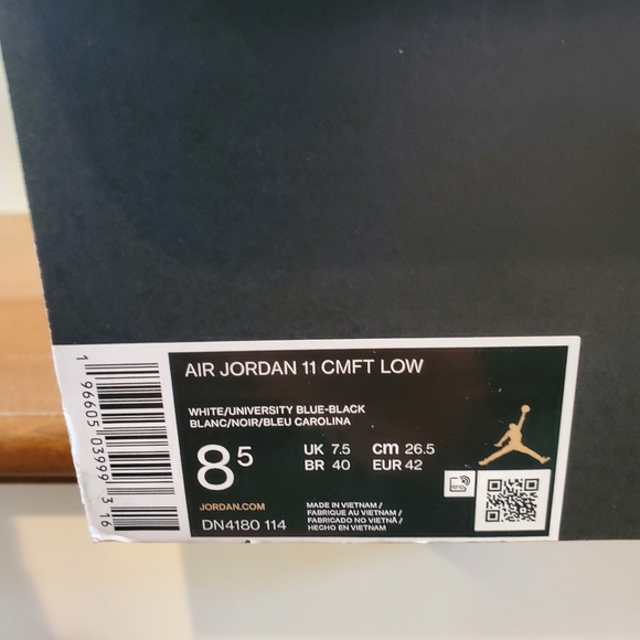 NIB Nike Air Jordan CMFT low men's sz 8.5. White university blue black - Picture 3 of 8